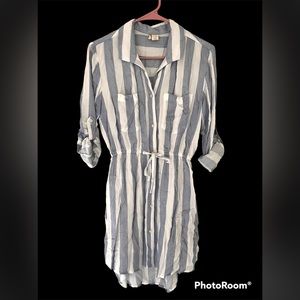 Japna | Size Small | Color Blue/White.